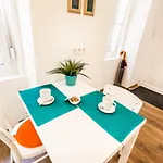Cosy In The Heart Of The 아파트 부다페스트