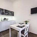 Cosy In The Heart Of The 아파트 부다페스트